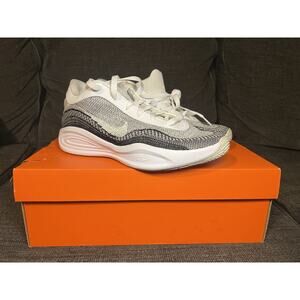 BRAND NEW Unisex 7.5/9 - Nike GT Hustle Academy EP White Black Light Bone